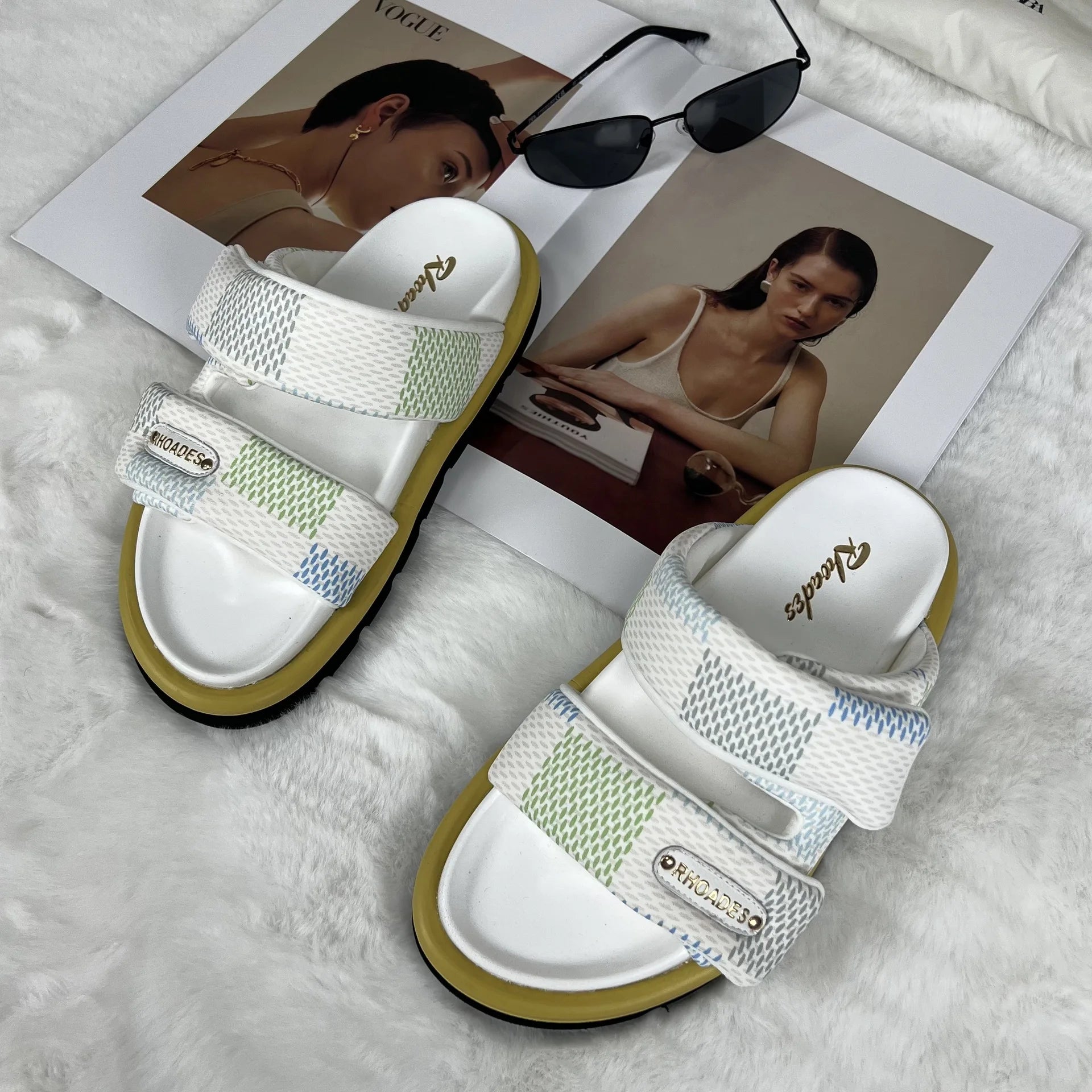 2025 Luxury Summer Velcro Platform Sandals for Women All-Match Family L Beaded Beach Shoes Fashion Trend Slip-On Closure Type PU